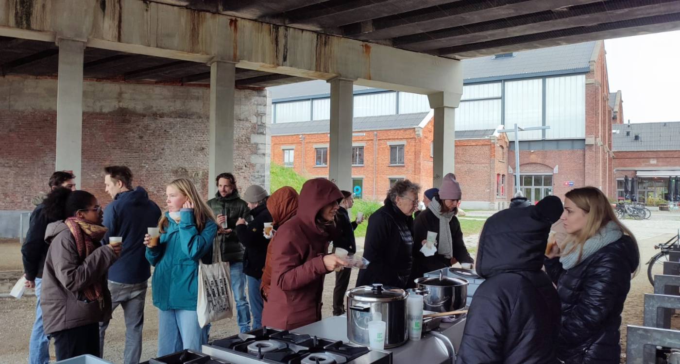 Mobiele buurtkeuken Den Dam schept op 